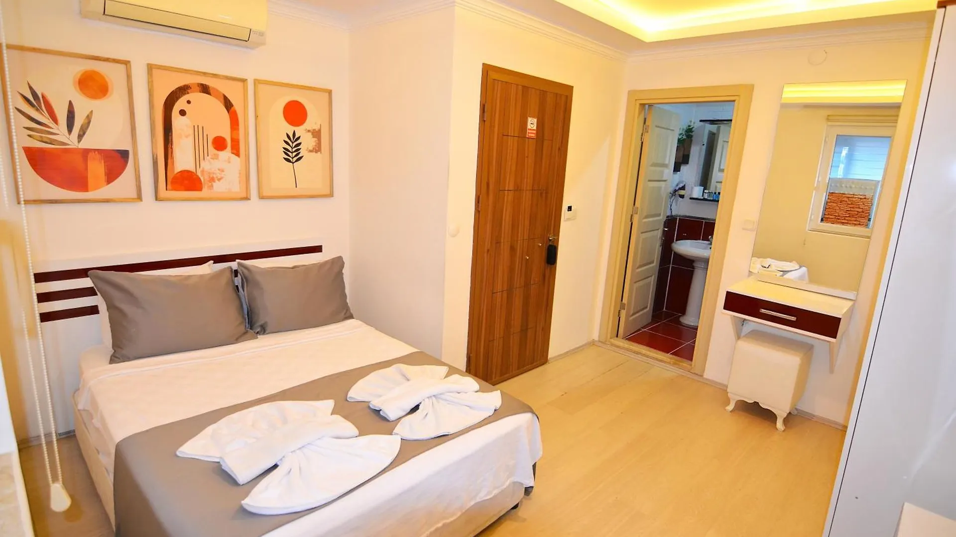 Royalis Apart Hotel By Mykonut Fethiye 0*,