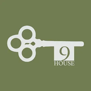  Aparthotel 9 House